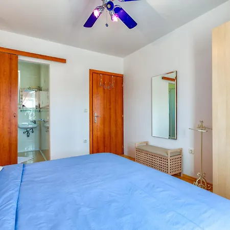 Ruza - Near Cikat And Centre With Private Parking *
