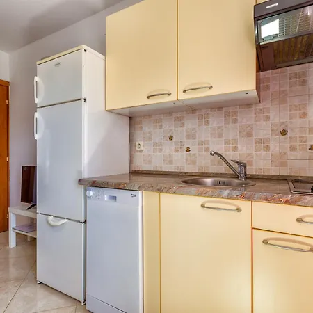 Ruza - Near Cikat And Centre With Private Parking *
