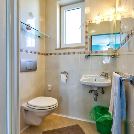 Ruza - Near Cikat And Centre With Private Parking مالي لوشينغْ
